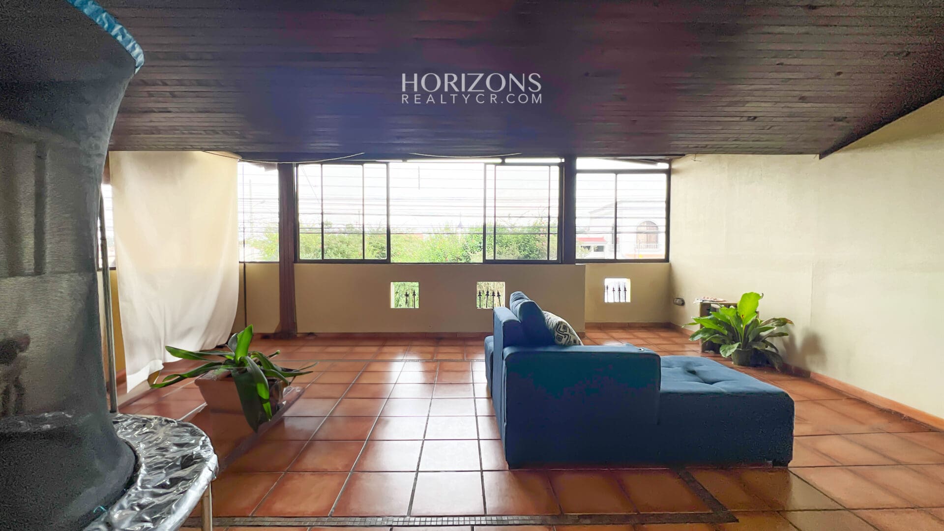 Se Vende Casa Independiente en Urb. Monserrat de 4 Habitaciones más Oficina / nja1135