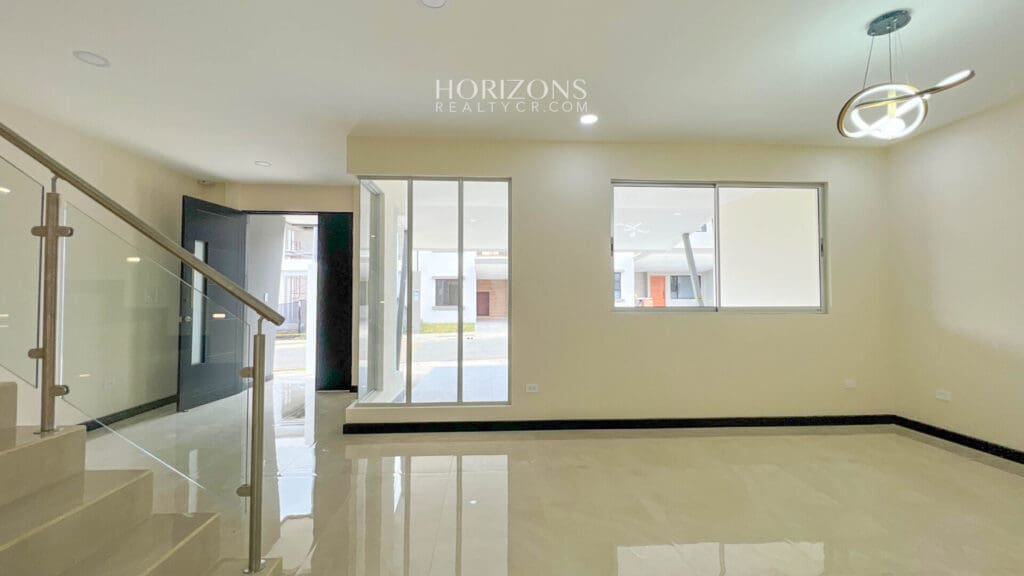 Estrene Casa Nueva Con Acabados de Lujo en Condominio Distrito San Juan nja1137
