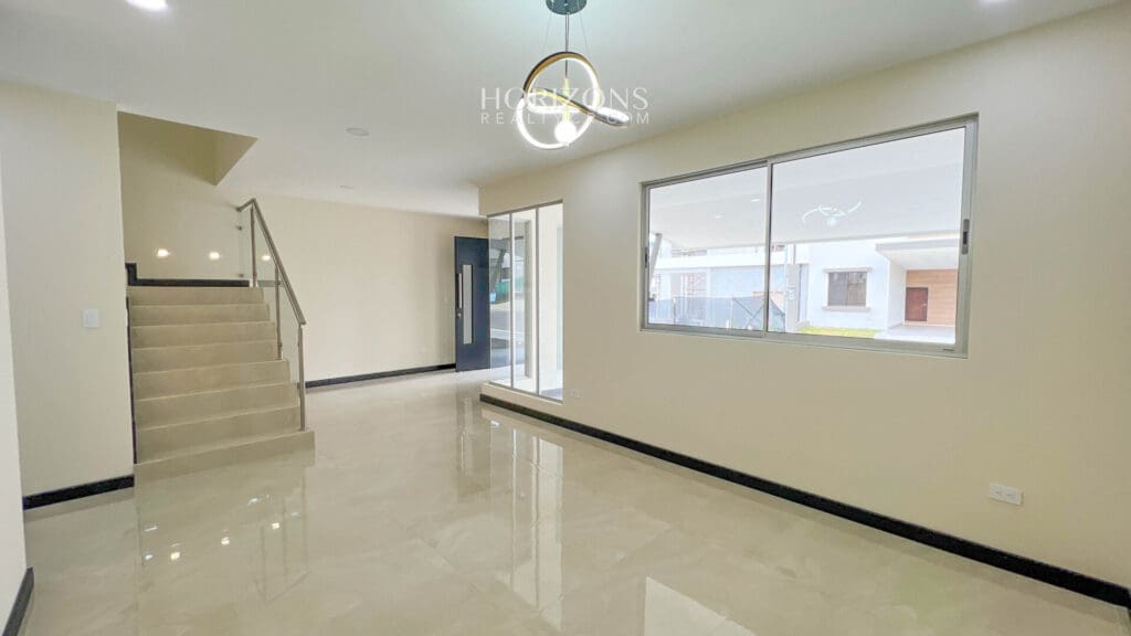 Estrene Casa Nueva Con Acabados de Lujo en Condominio Distrito San Juan nja1137
