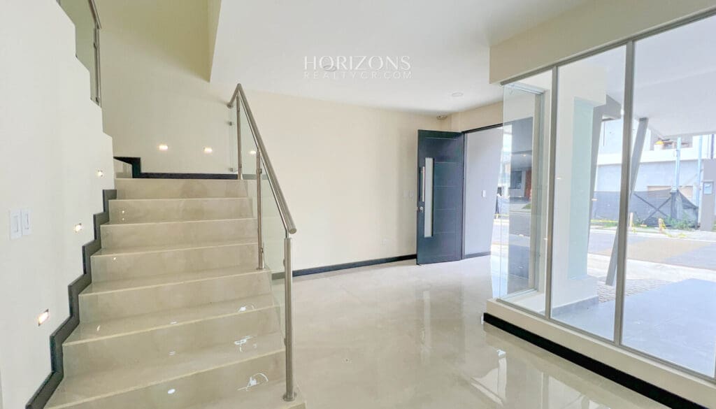 Estrene Casa Nueva Con Acabados de Lujo en Condominio Distrito San Juan nja1137
