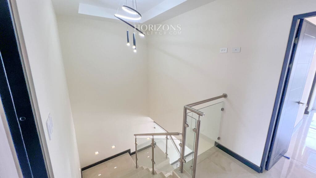 Estrene Casa Nueva Con Acabados de Lujo en Condominio Distrito San Juan nja1137