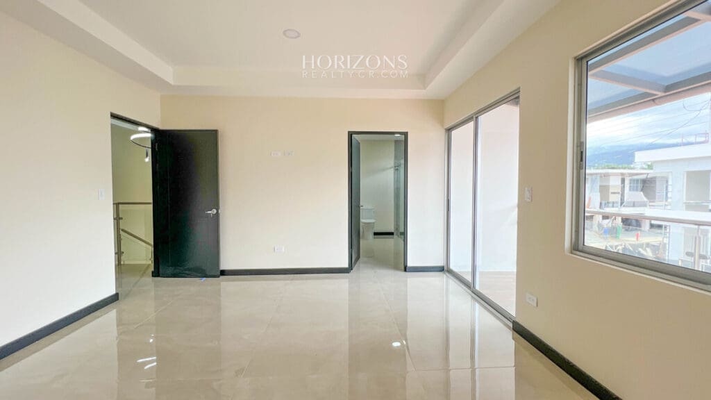 Estrene Casa Nueva Con Acabados de Lujo en Condominio Distrito San Juan nja1137