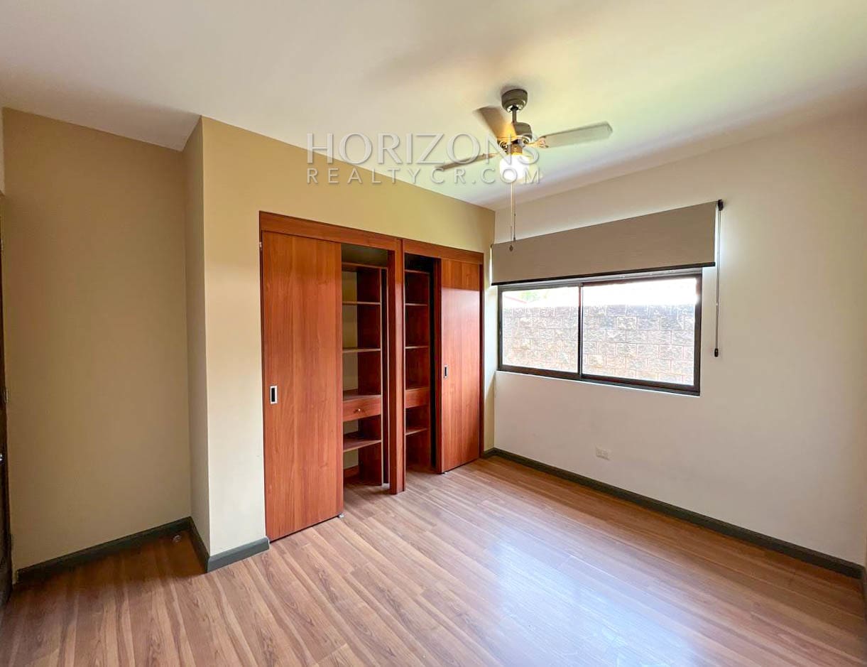 VENTA DE CASA DE 1 NIVEL 500.36M2 EN CONDOMINIO SANTA ANA njv119