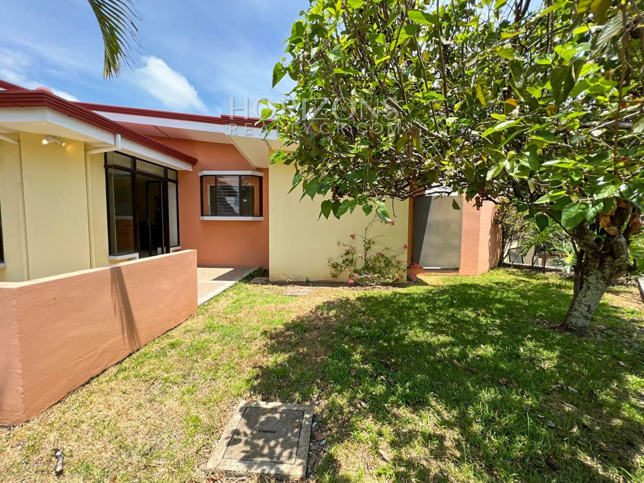 VENTA DE CASA DE 1 NIVEL 500.36M2 EN CONDOMINIO SANTA ANA njv119