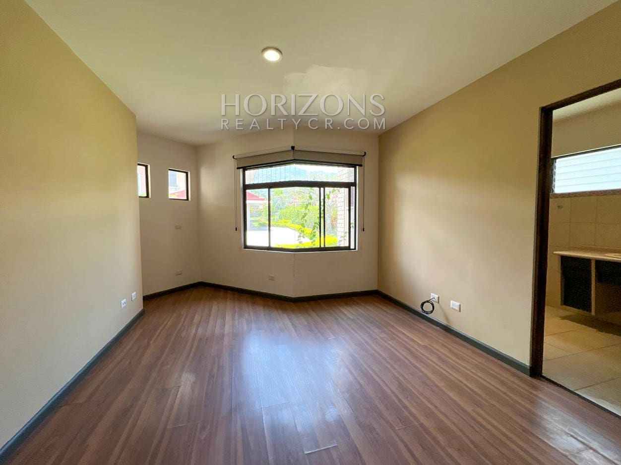 VENTA DE CASA DE 1 NIVEL 500.36M2 EN CONDOMINIO SANTA ANA njv119