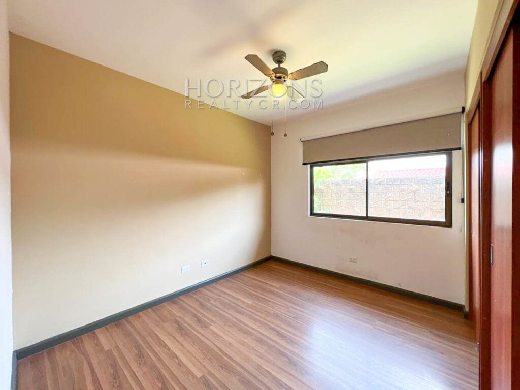 VENTA DE CASA DE 1 NIVEL 500.36M2 EN CONDOMINIO SANTA ANA njv119