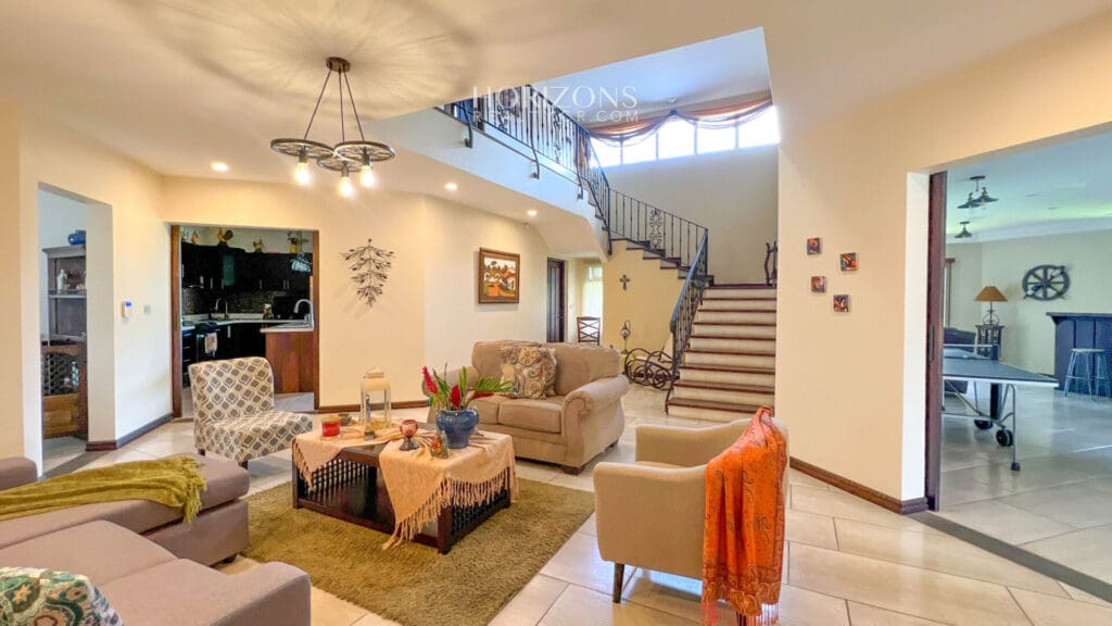 Residencia de Lujo en Venta en Condominio Tierras del Este Curridabat noj981
