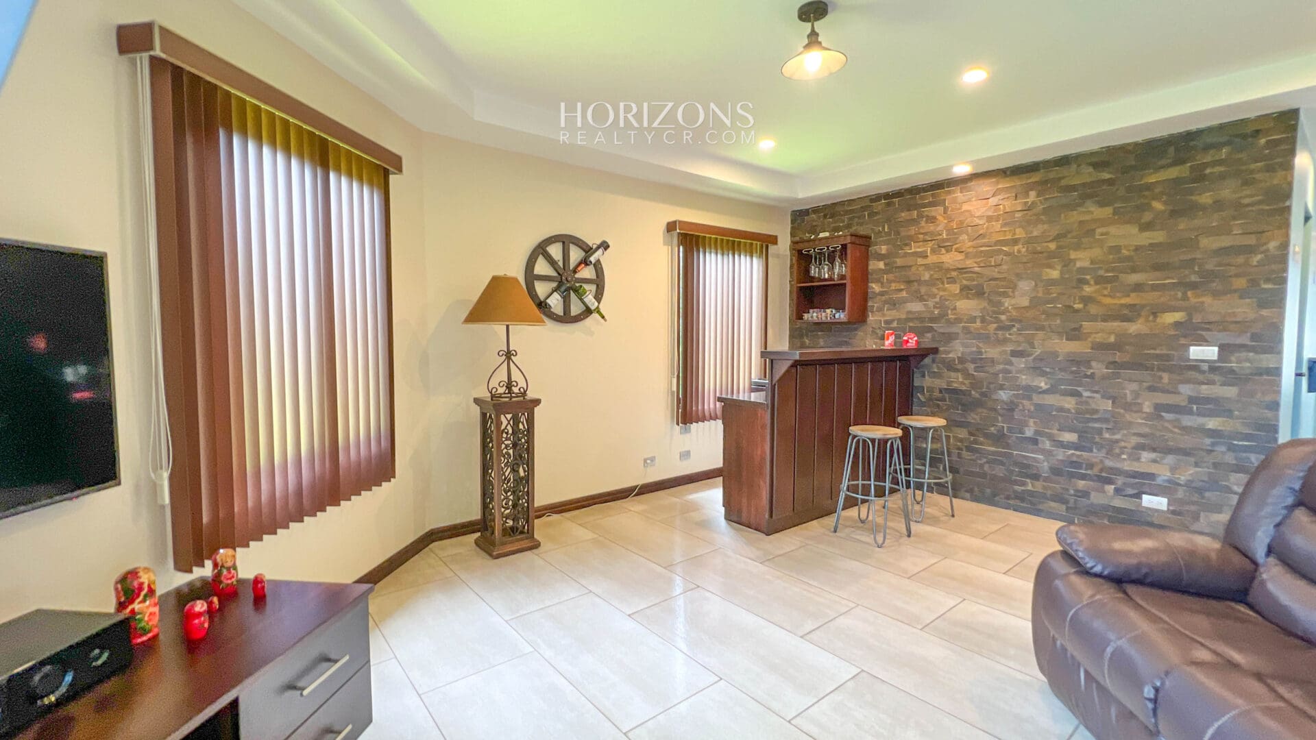 Residencia de Lujo en Venta en Condominio Tierras del Este Curridabat noj981