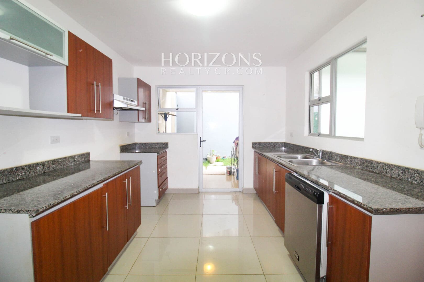 Se Vende Casa Con Patio En Concepcion 4 Habitaciones + Sala tv noj974