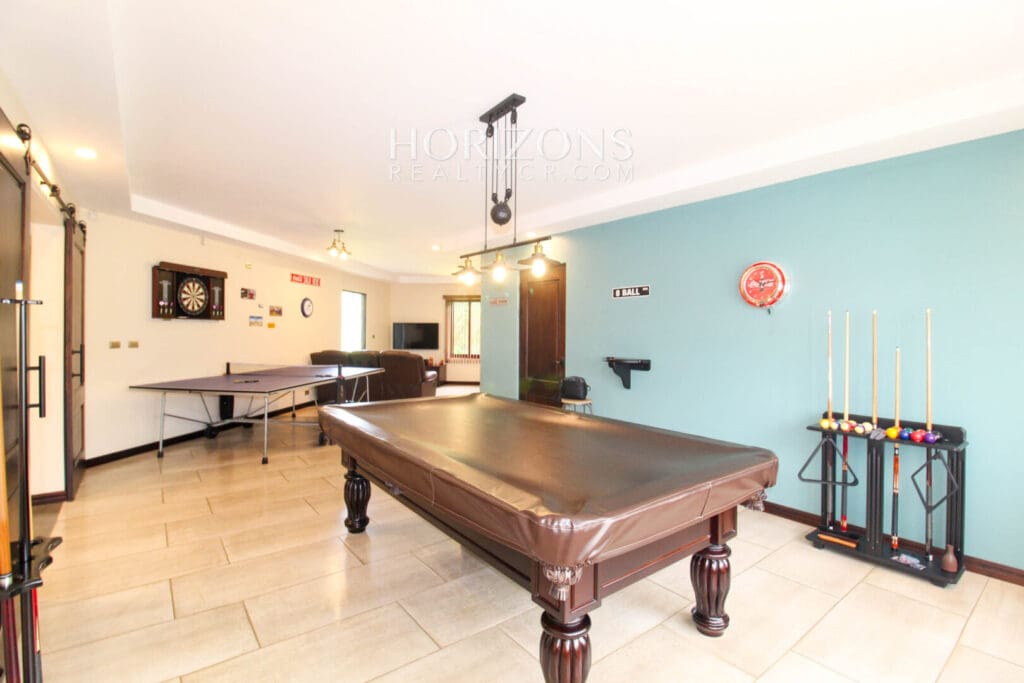 Residencia de Lujo en Venta en Condominio Tierras del Este Curridabat noj981