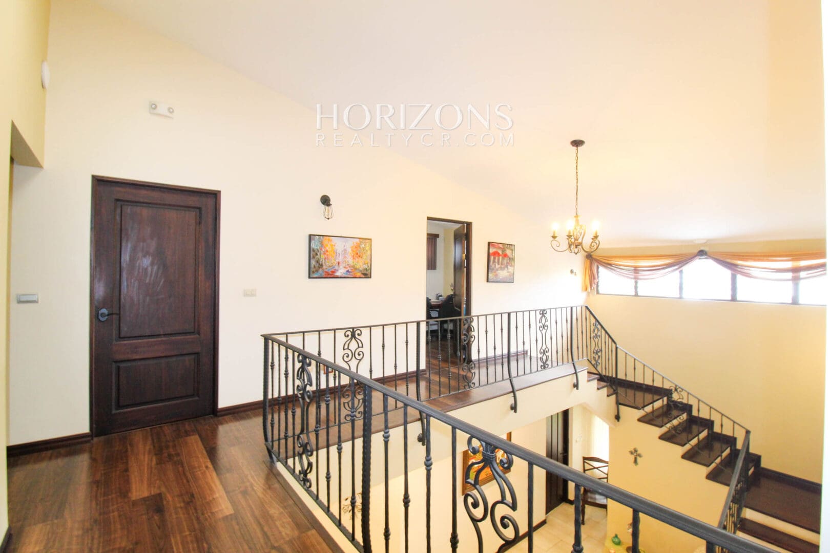 Residencia de Lujo en Venta en Condominio Tierras del Este Curridabat noj981
