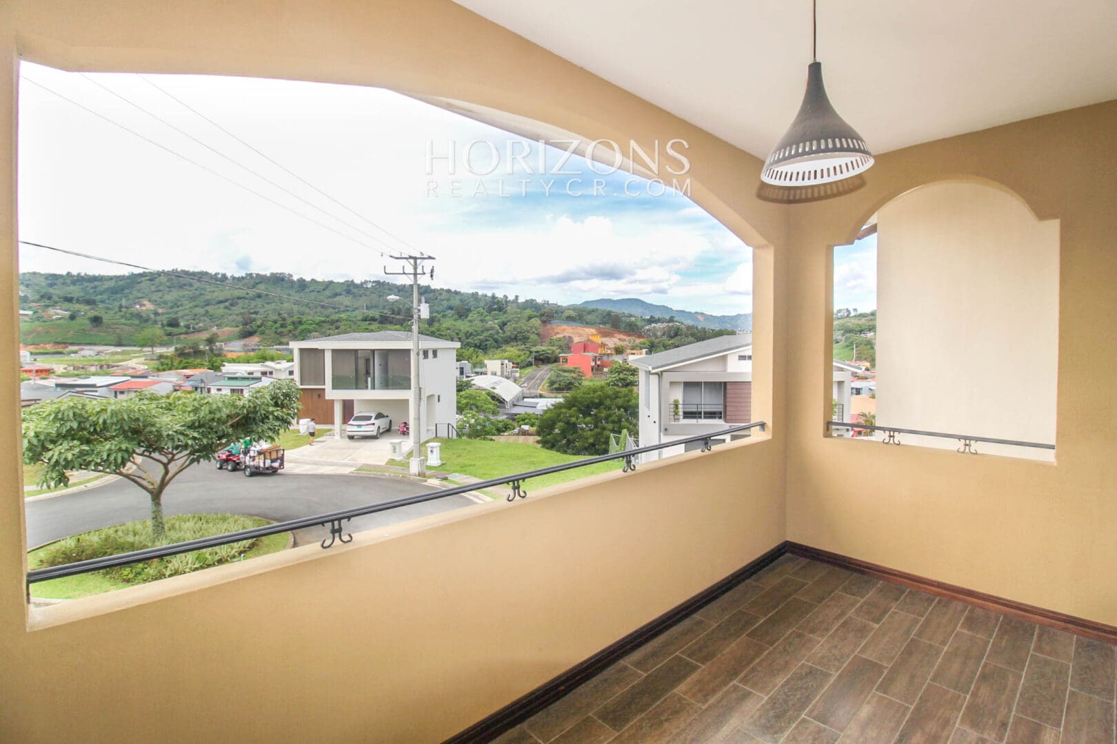 Residencia de Lujo en Venta en Condominio Tierras del Este Curridabat noj981