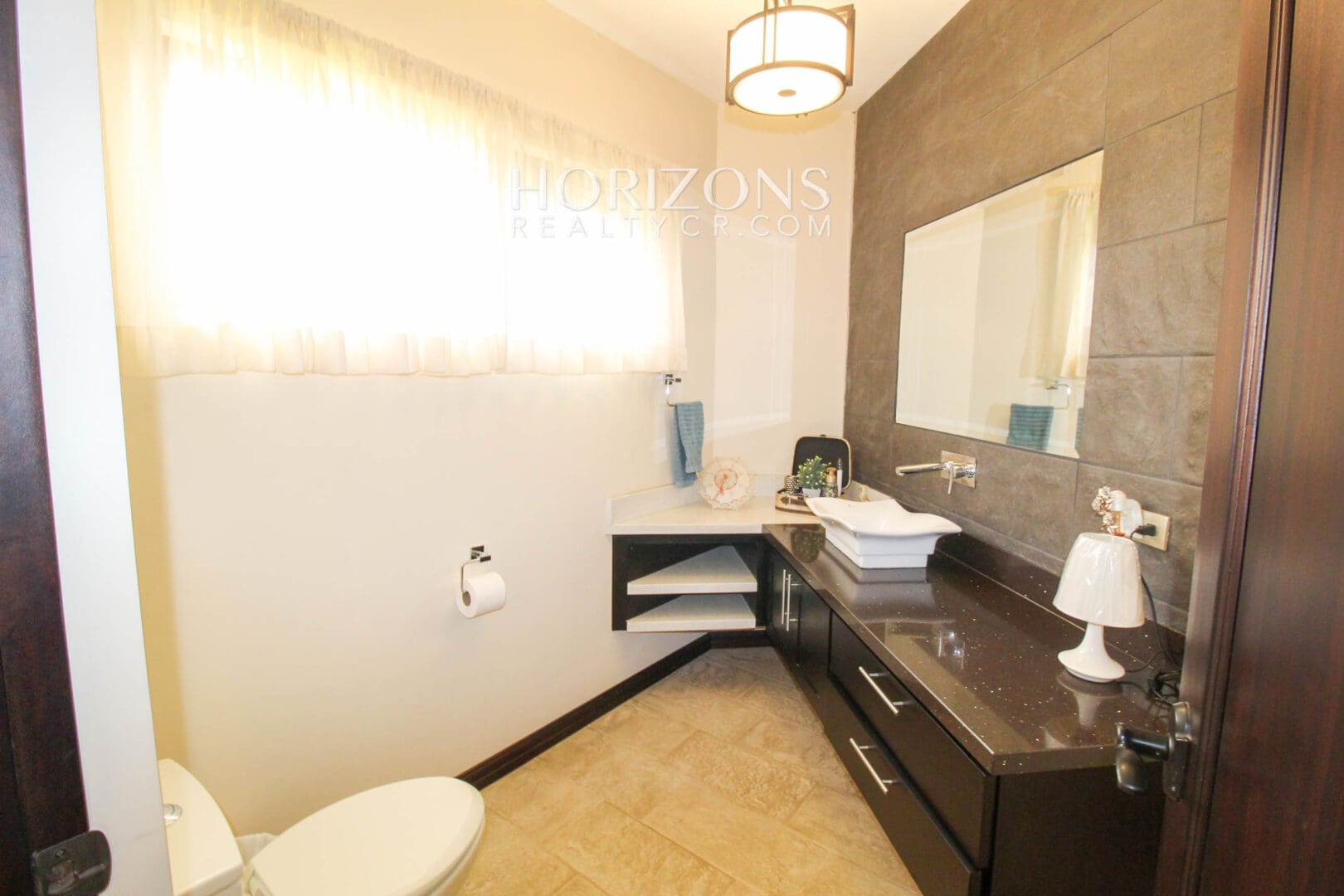 Residencia de Lujo en Venta en Condominio Tierras del Este Curridabat noj981