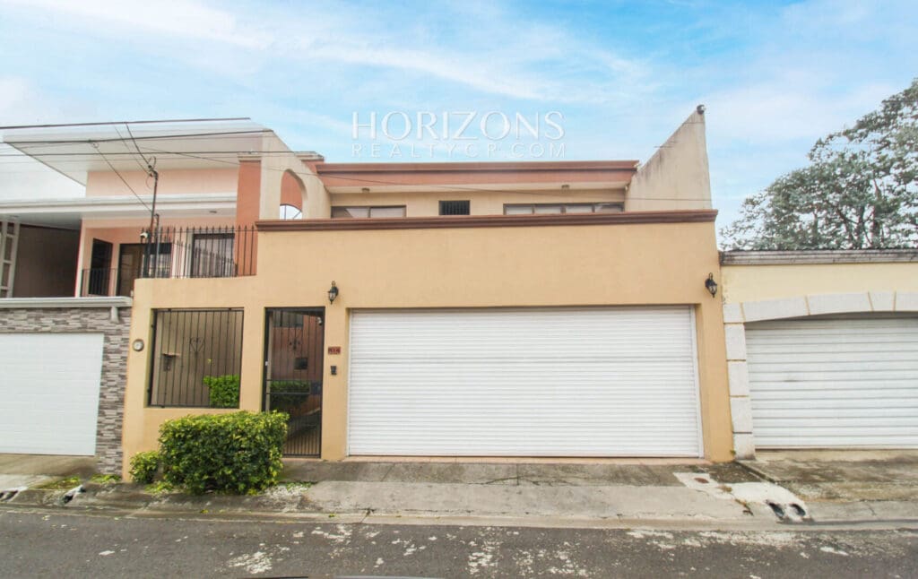 Se Vende Casa Dentro Residencial Tres Rios 4 Habitaciones + Patio Noj983