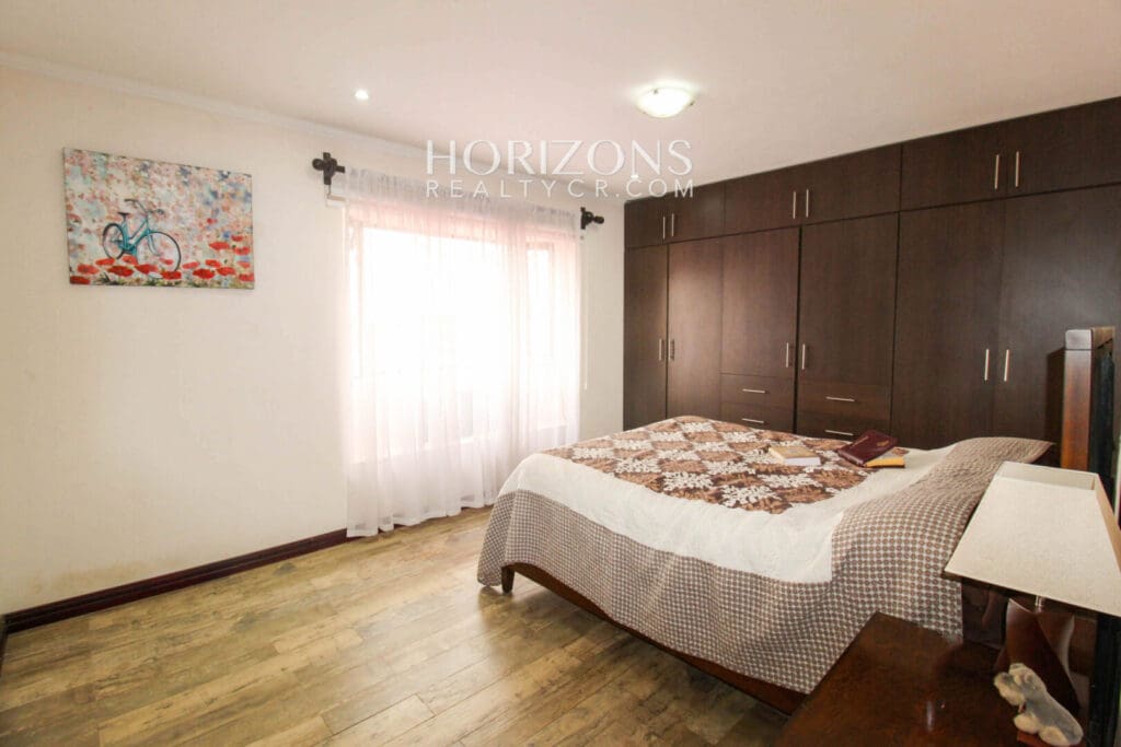 Se Vende Casa Dentro Residencial Tres Rios 4 Habitaciones + Patio noj983