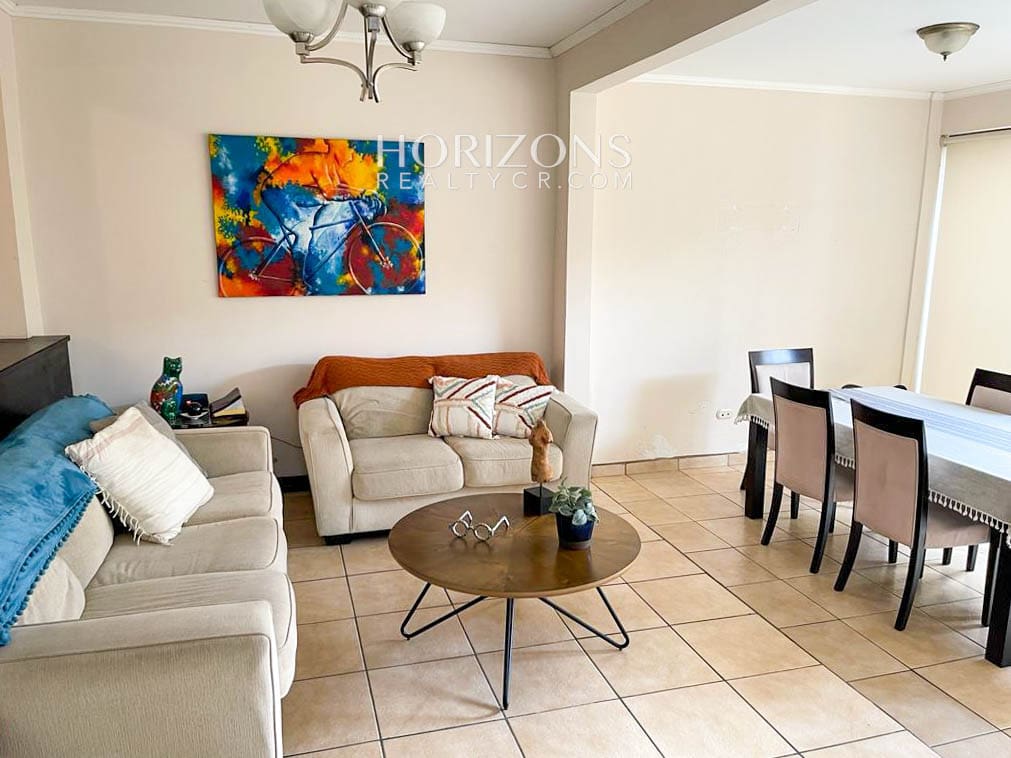 Se Vende Casa Dentro Residencial Tres Rios 4 Habitaciones + Patio noj983