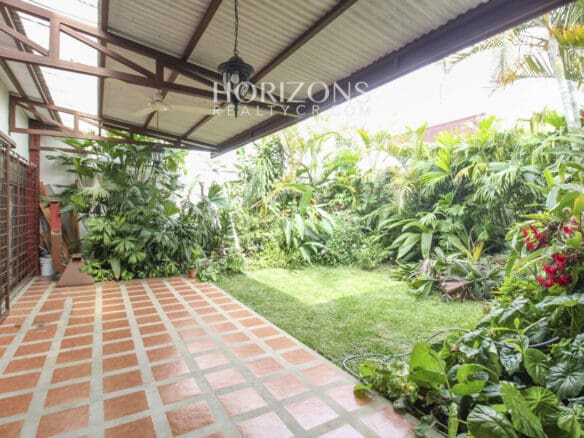 Se Alquila Casa Semi Amueblada En La Sabana 4 Habitaciones + Patio Noj986