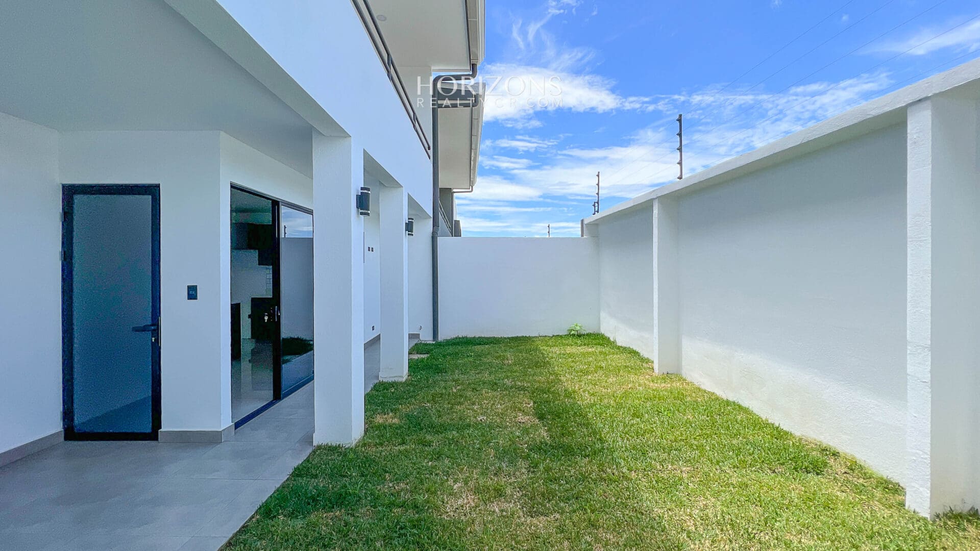 ¡Estrene Casa! Con Hermosas Vistas a las Motañas En Condominio Distrito San Juan  nja1139