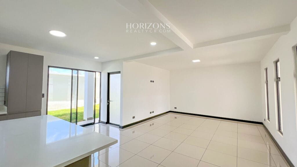 ¡Estrene Casa! Con Hermosas Vistas a las Motañas En Condominio Distrito San Juan  nja1139