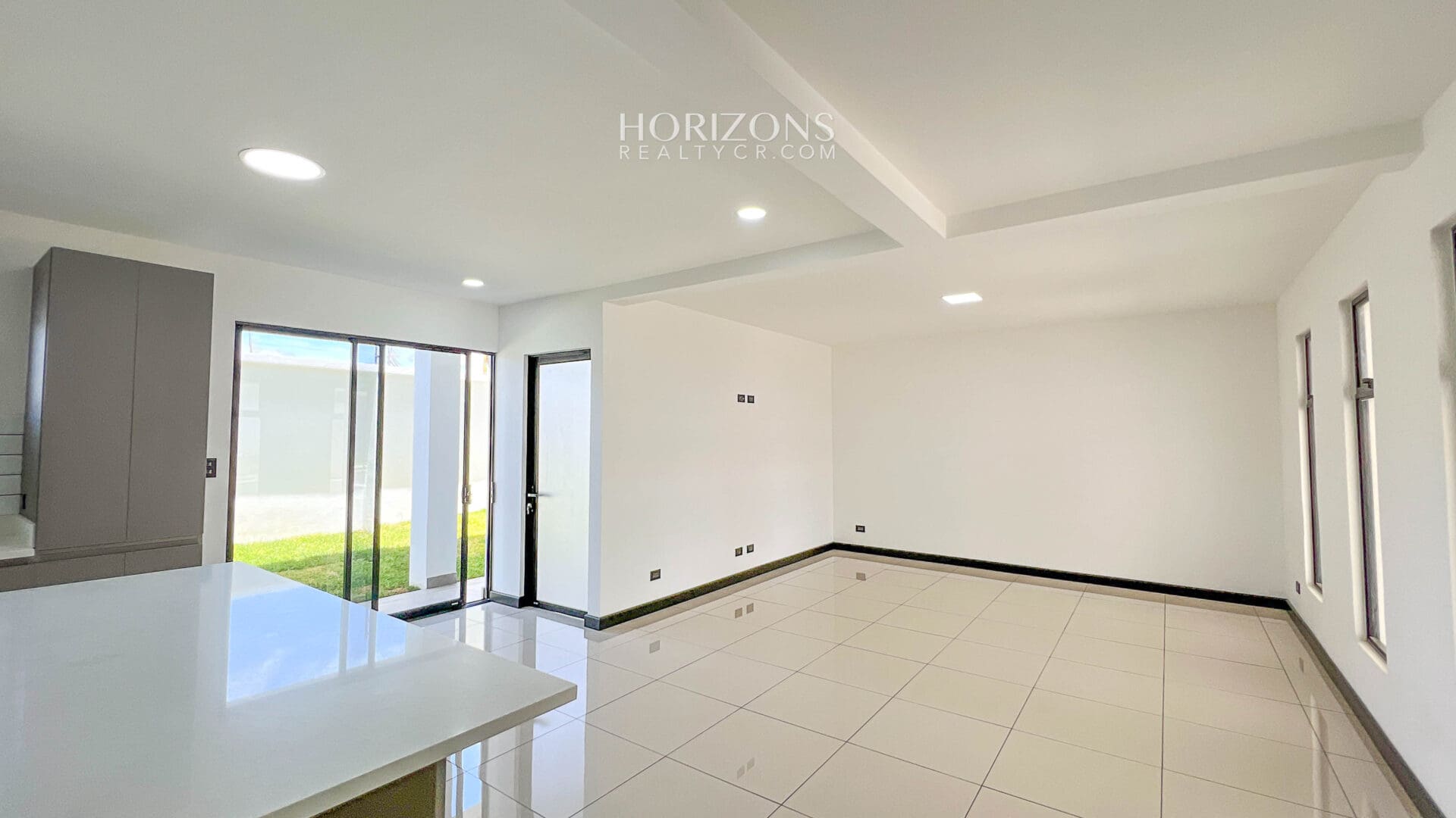 ¡Estrene Casa! Con Hermosas Vistas a las Motañas En Condominio Distrito San Juan  nja1139