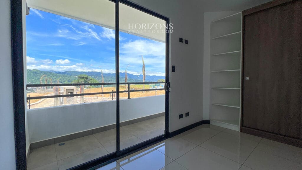 ¡Estrene Casa! Con Hermosas Vistas a las Motañas En Condominio Distrito San Juan  nja1139