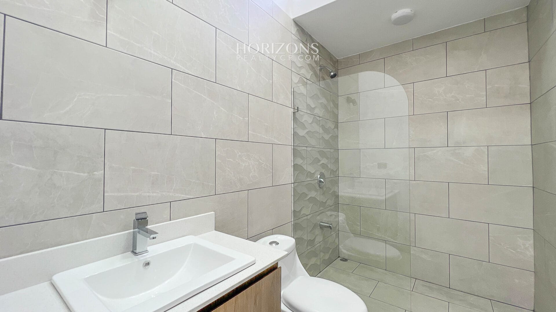 ¡Estrene Casa! Con Hermosas Vistas a las Motañas En Condominio Distrito San Juan  nja1139