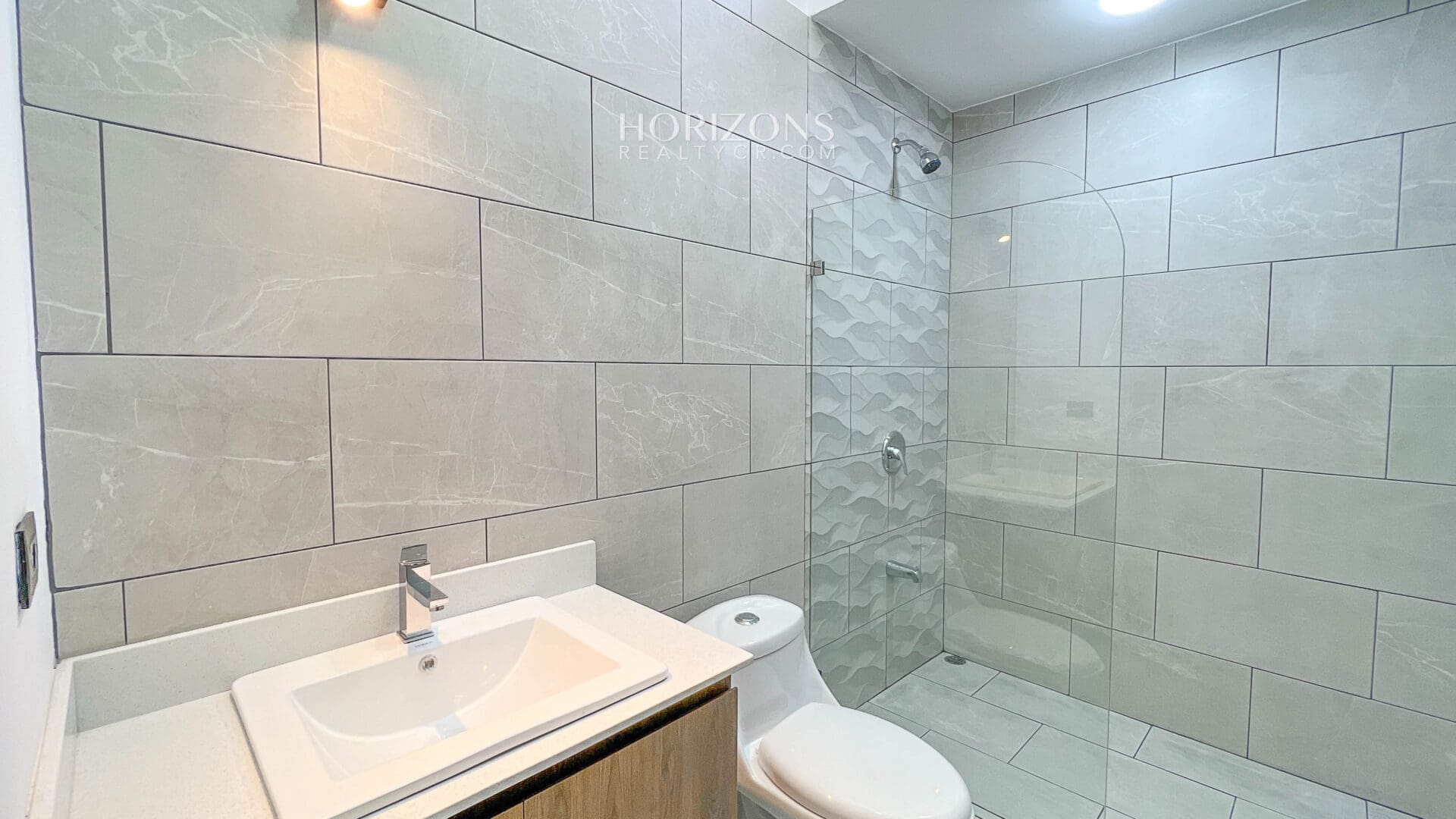 ¡Estrene Casa! Con Hermosas Vistas a las Motañas En Condominio Distrito San Juan  nja1139