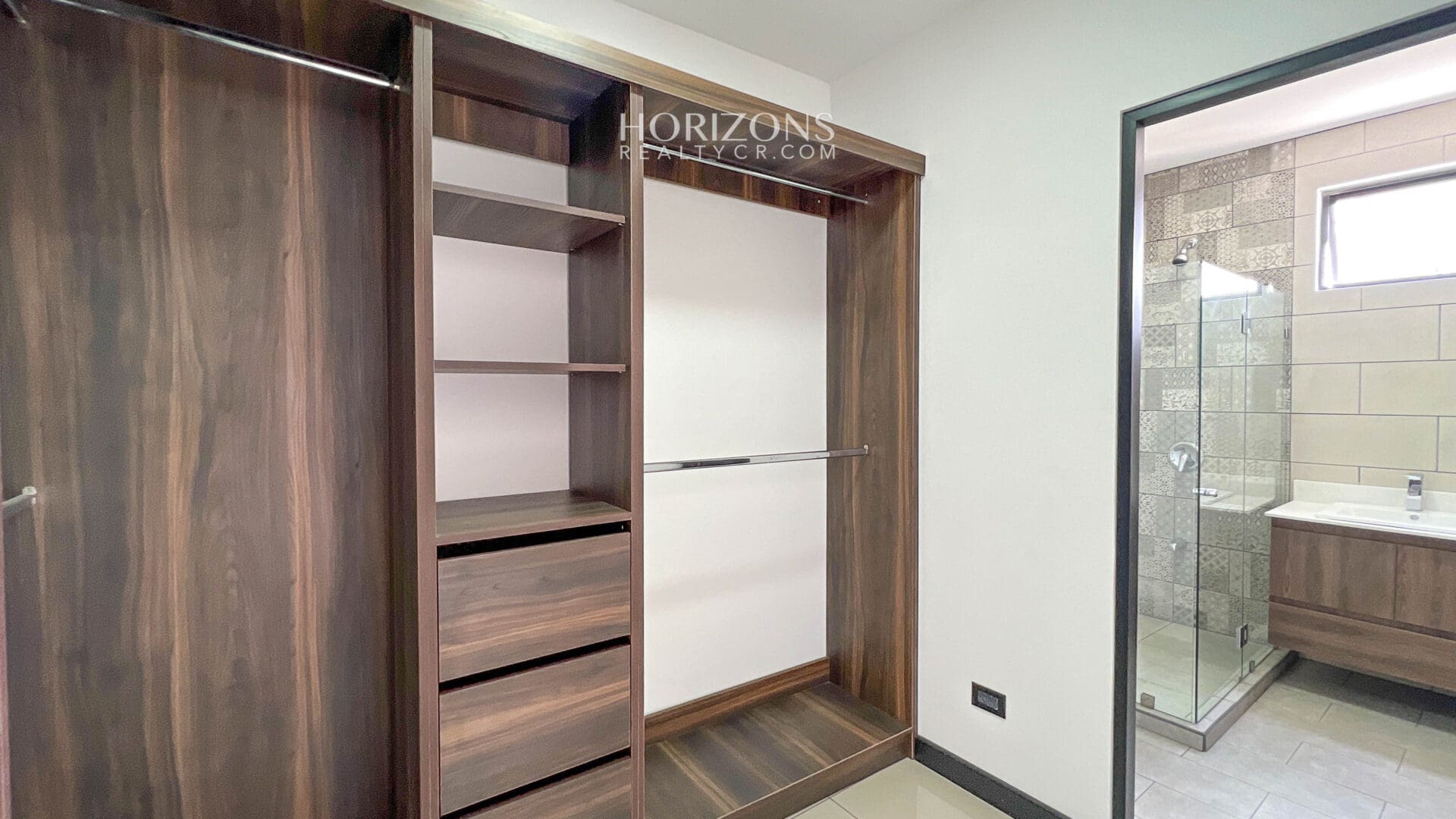¡Estrene Casa! Con Hermosas Vistas a las Motañas En Condominio Distrito San Juan  nja1139
