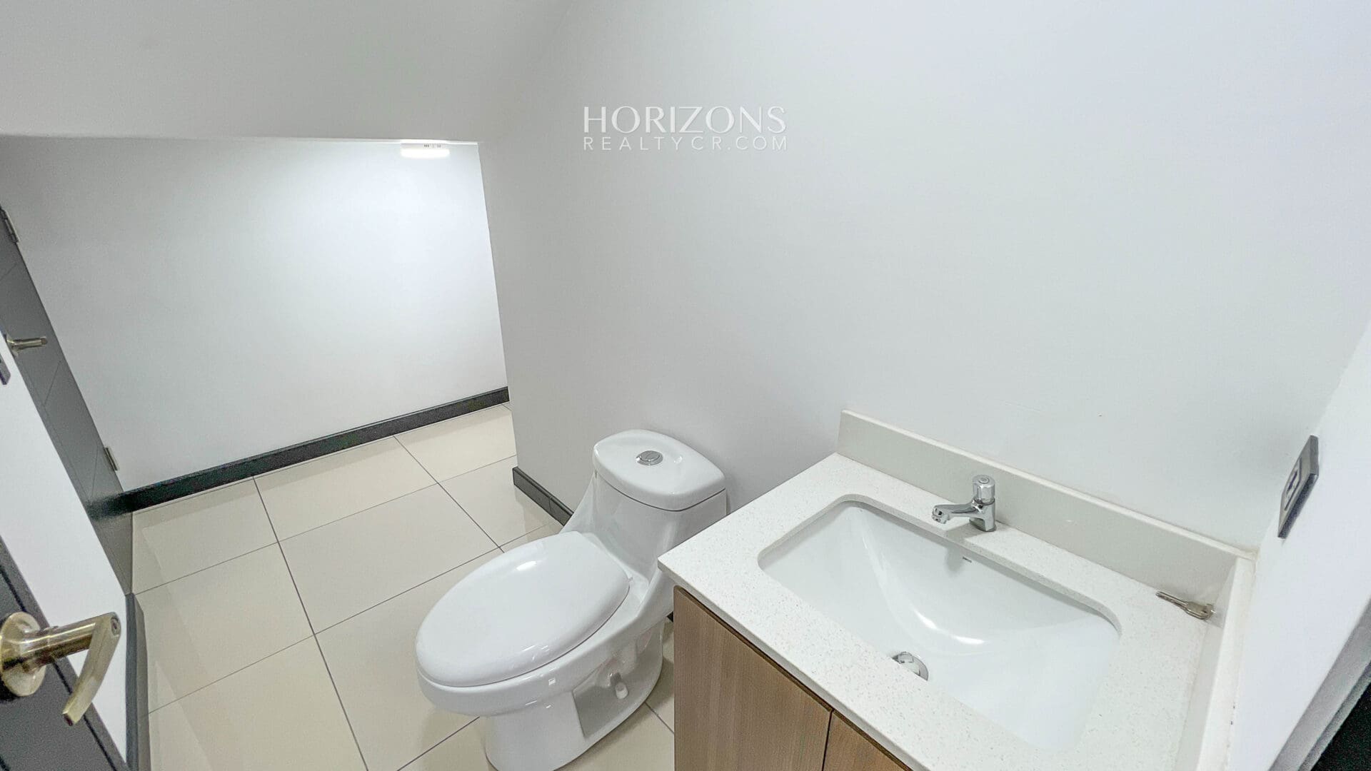 ¡Estrene Casa! Con Hermosas Vistas a las Motañas En Condominio Distrito San Juan  nja1139