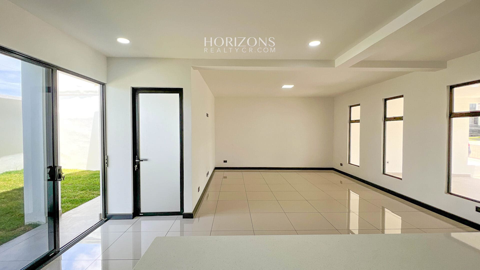 ¡Estrene Casa! Con Hermosas Vistas a las Motañas En Condominio Distrito San Juan  nja1139