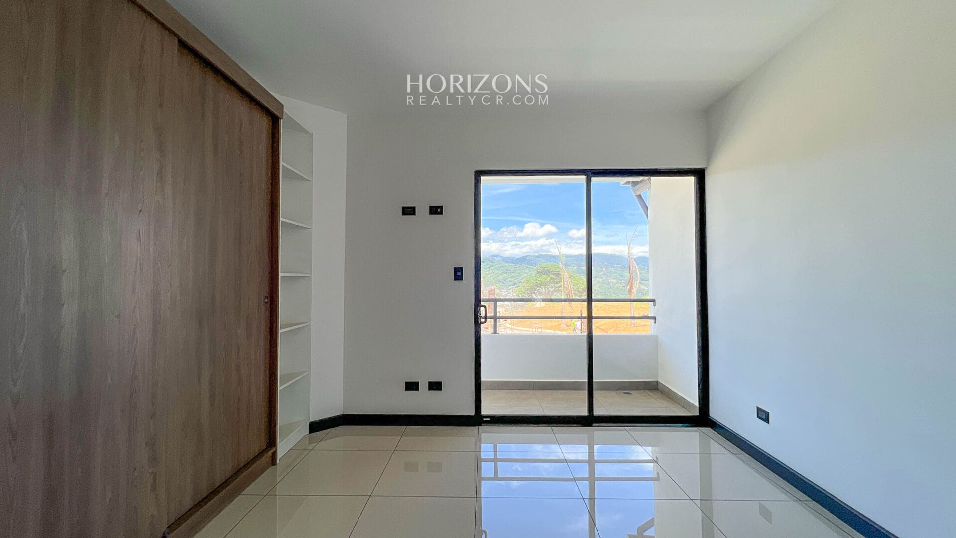 ¡Estrene Casa! Con Hermosas Vistas a las Motañas En Condominio Distrito San Juan  nja1139