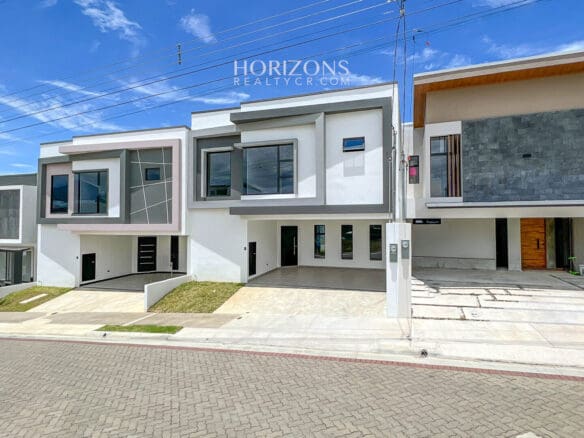 ¡Estrene Casa! Con Hermosas Vistas A Las Motañas En Condominio Distrito San Juan  Nja1139