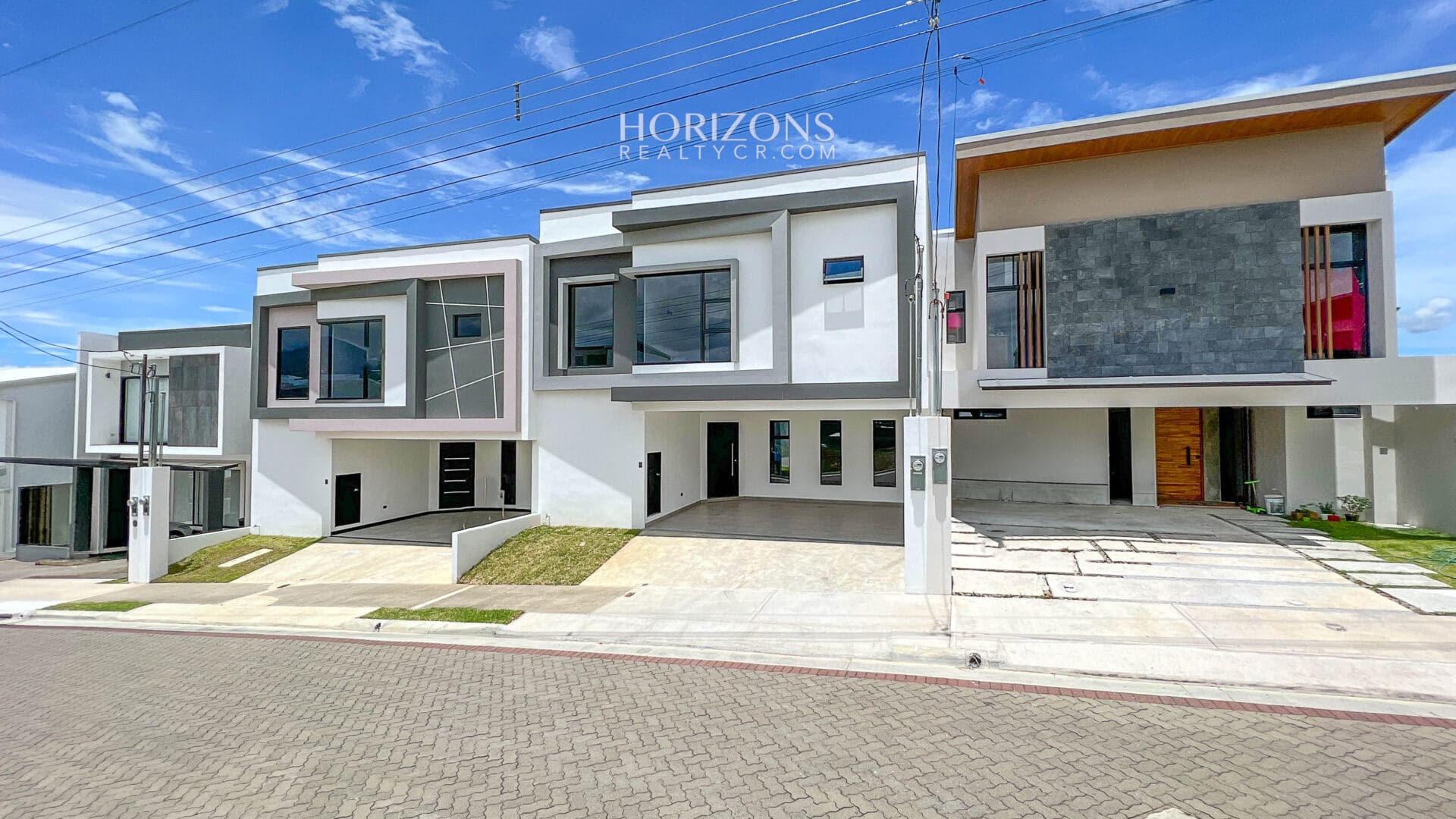 ¡Estrene Casa! Con Hermosas Vistas a las Motañas En Condominio Distrito San Juan  nja1139