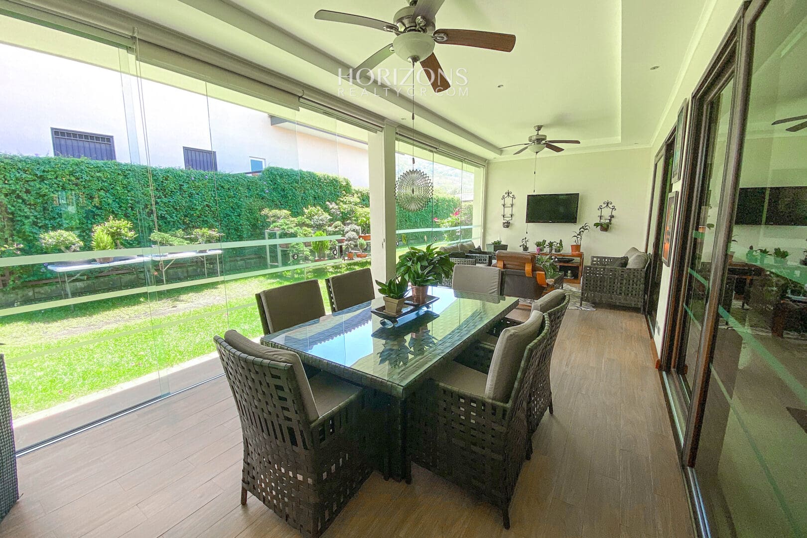 ¡En Venta! Casa de una Planta en Condominio Bosques del Rio Santa Ana nja1141
