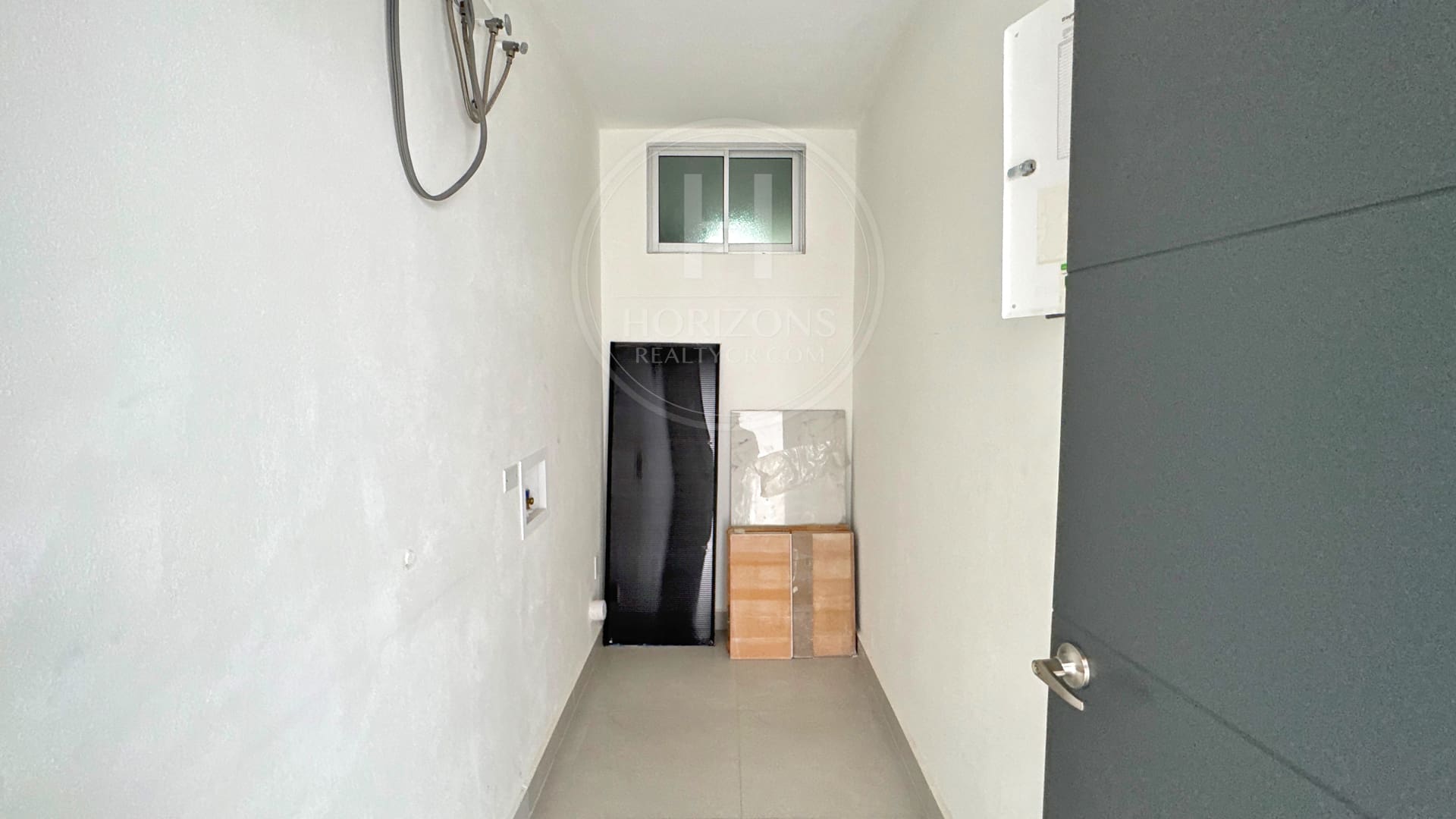 Casa con 4 Habitaciones 1 En Primer Nivel Mas Oficina Condominio Distrito San Juan nja1312