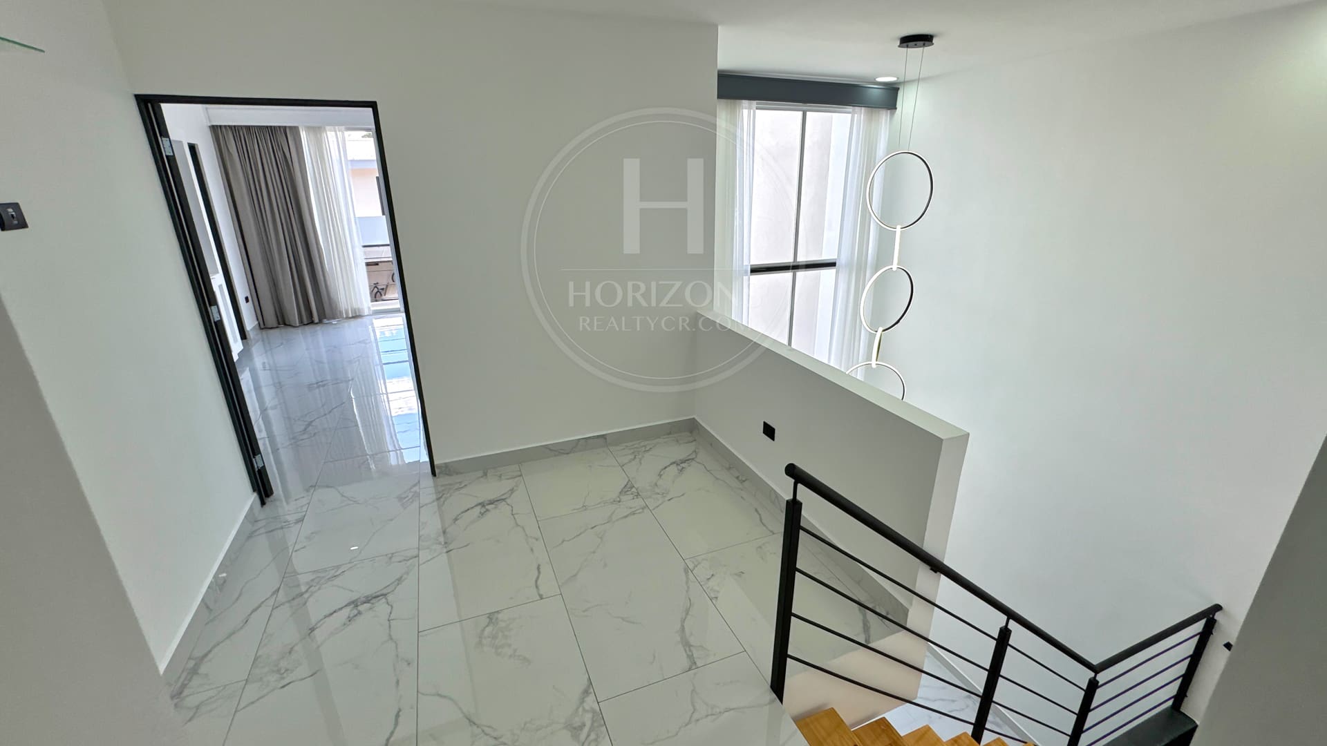 Casa con 4 Habitaciones 1 En Primer Nivel Mas Oficina Condominio Distrito San Juan nja1312