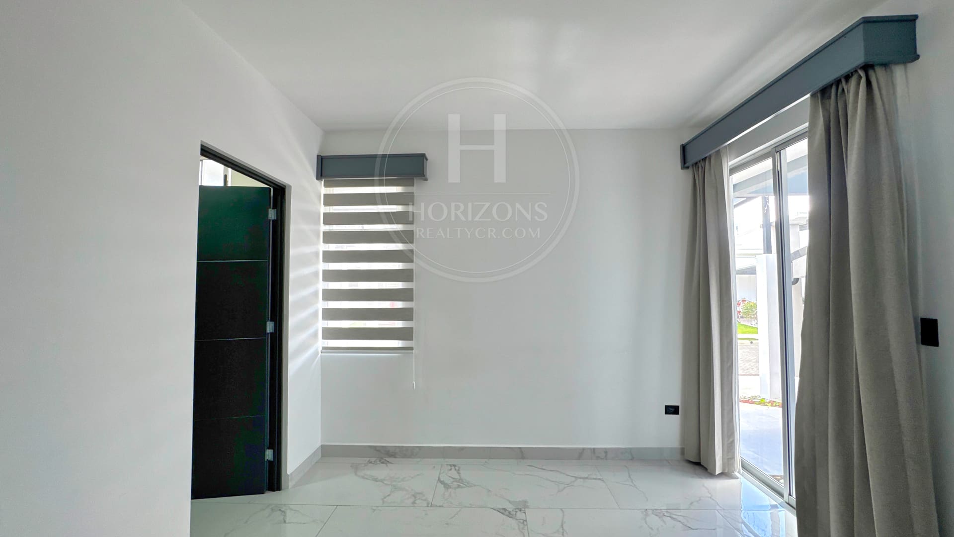 Casa con 4 Habitaciones 1 En Primer Nivel Mas Oficina Condominio Distrito San Juan nja1312