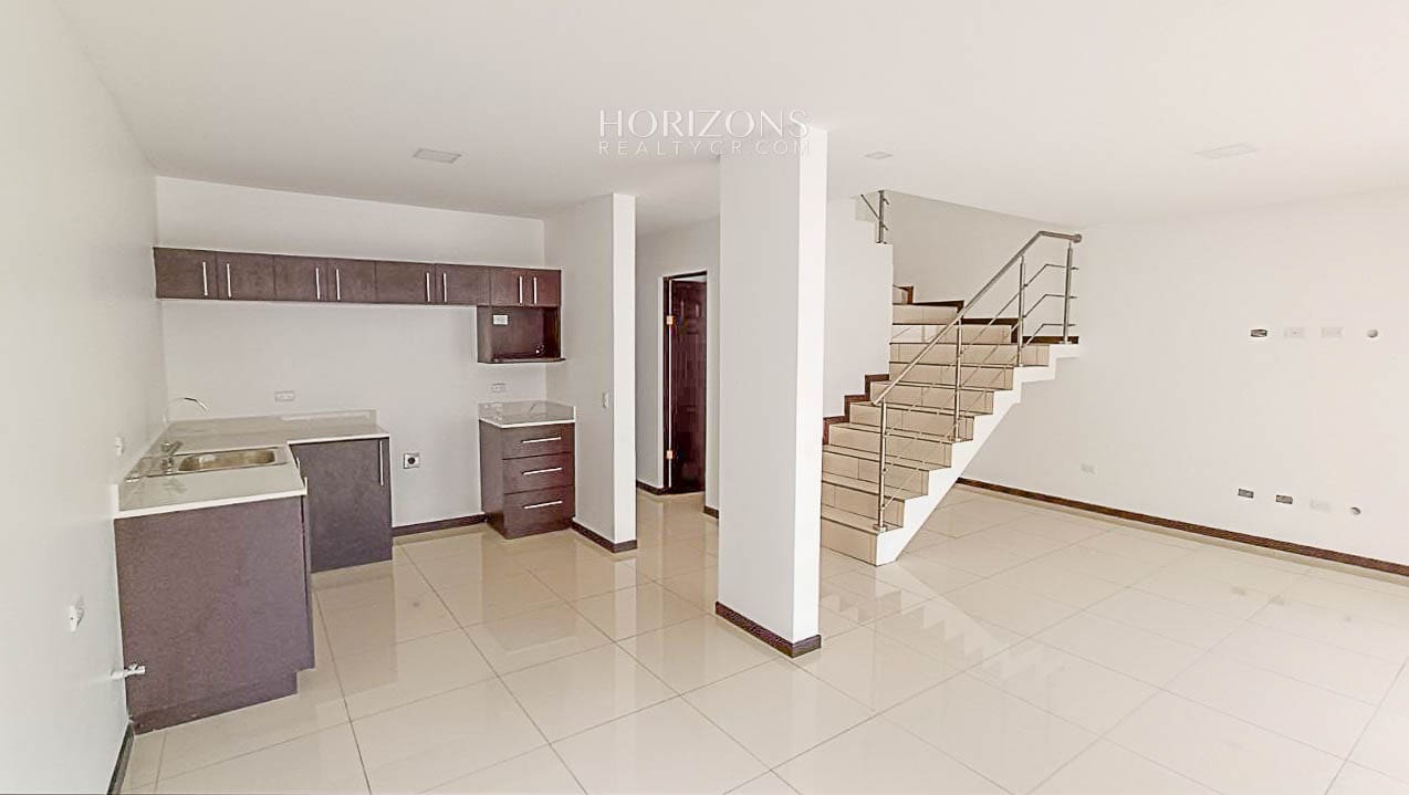 Casa Nueva en La Guácima Alajuela 3 Habitaciones Amplio Patio njr66