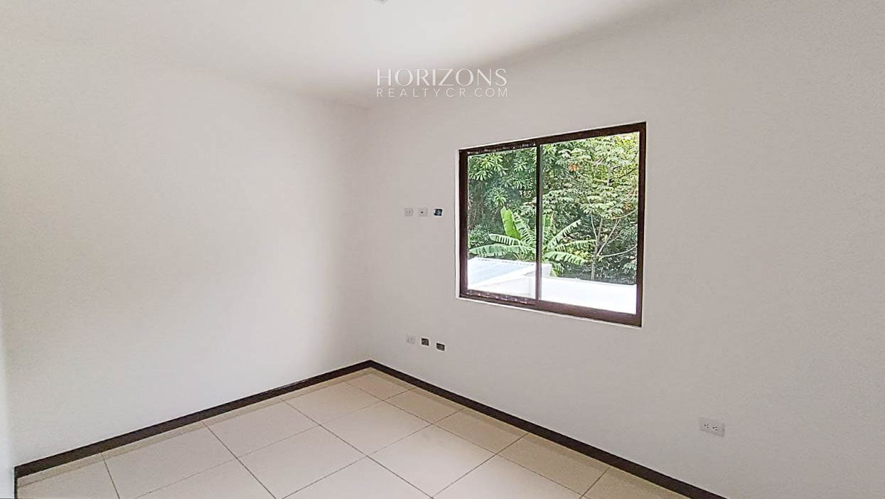Casa Nueva en La Guácima Alajuela 3 Habitaciones Amplio Patio njr66