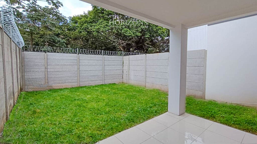 Casa Nueva en La Guácima Alajuela 3 Habitaciones Amplio Patio njr66