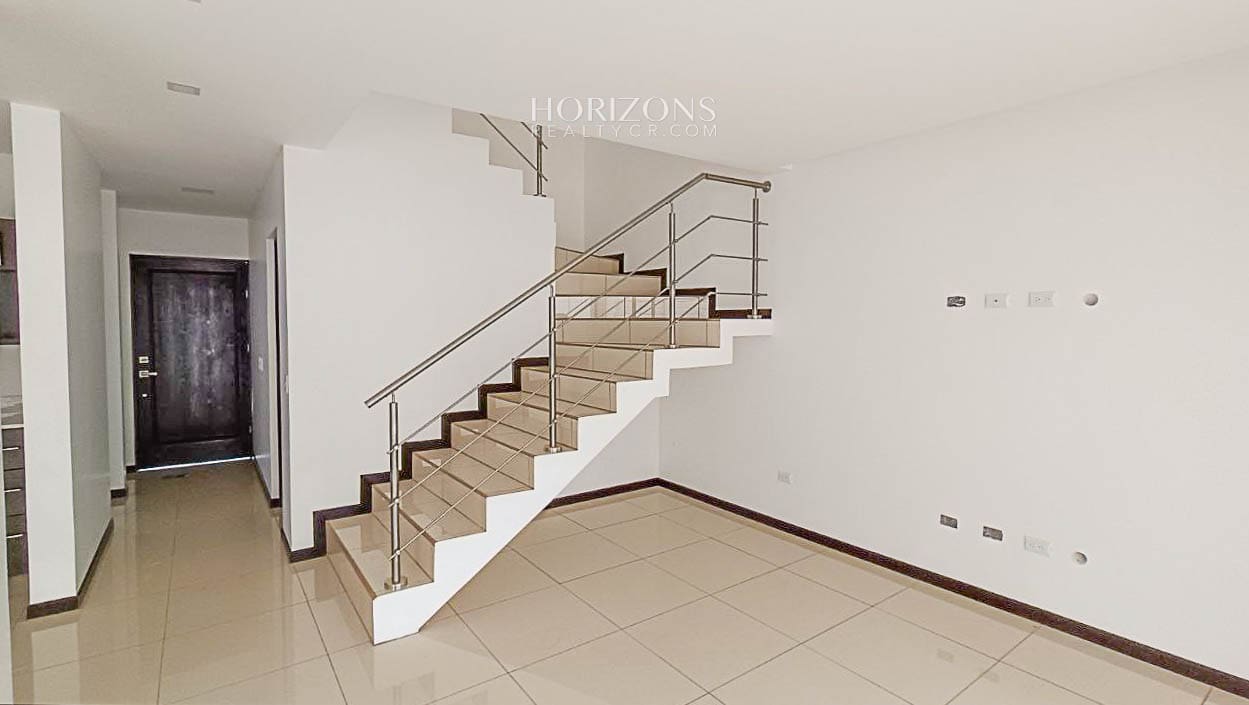 Casa Nueva en La Guácima Alajuela 3 Habitaciones Amplio Patio njr66