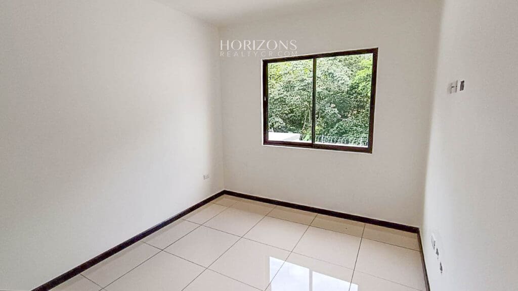Casa Nueva en La Guácima Alajuela 3 Habitaciones Amplio Patio njr66