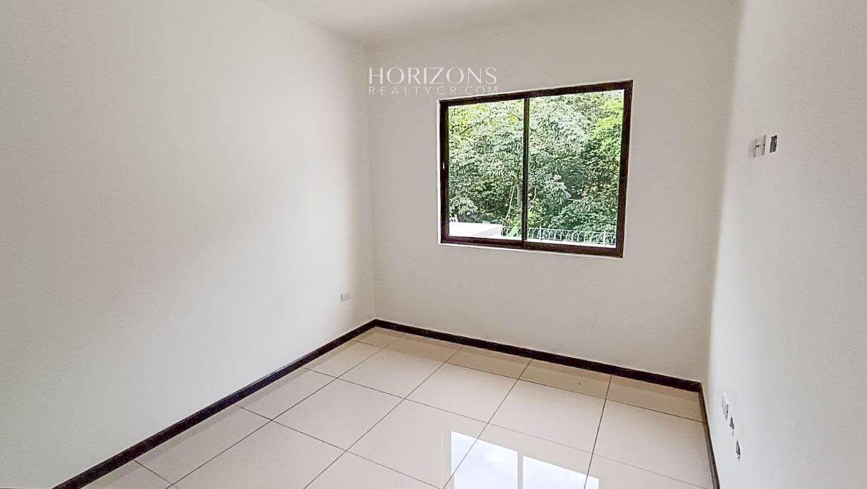 Casa Nueva en La Guácima Alajuela 3 Habitaciones Amplio Patio njr66