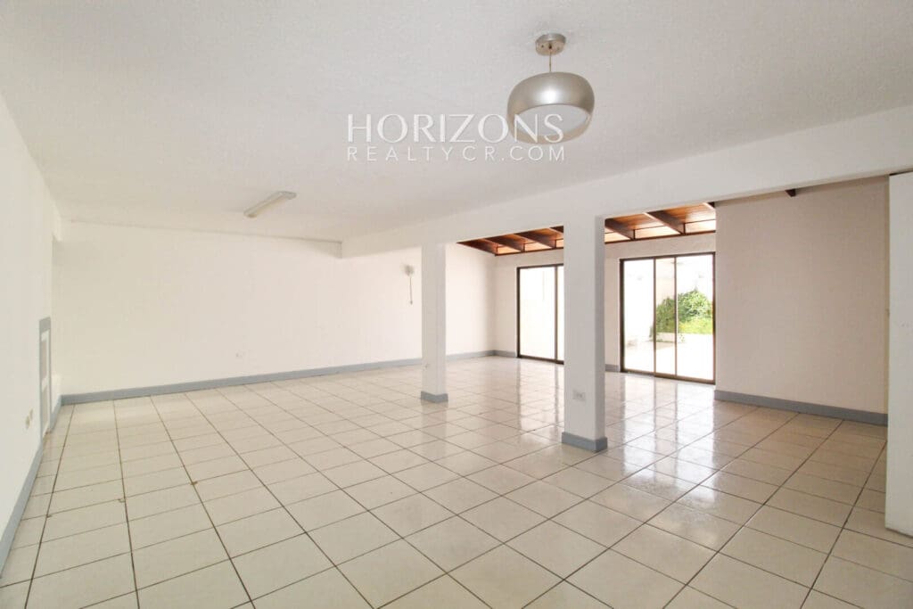 Se Alquila Casa Independiente En Curridabat 3 Habitaciones + Sala Tv / Plaza Del Sol Noj993