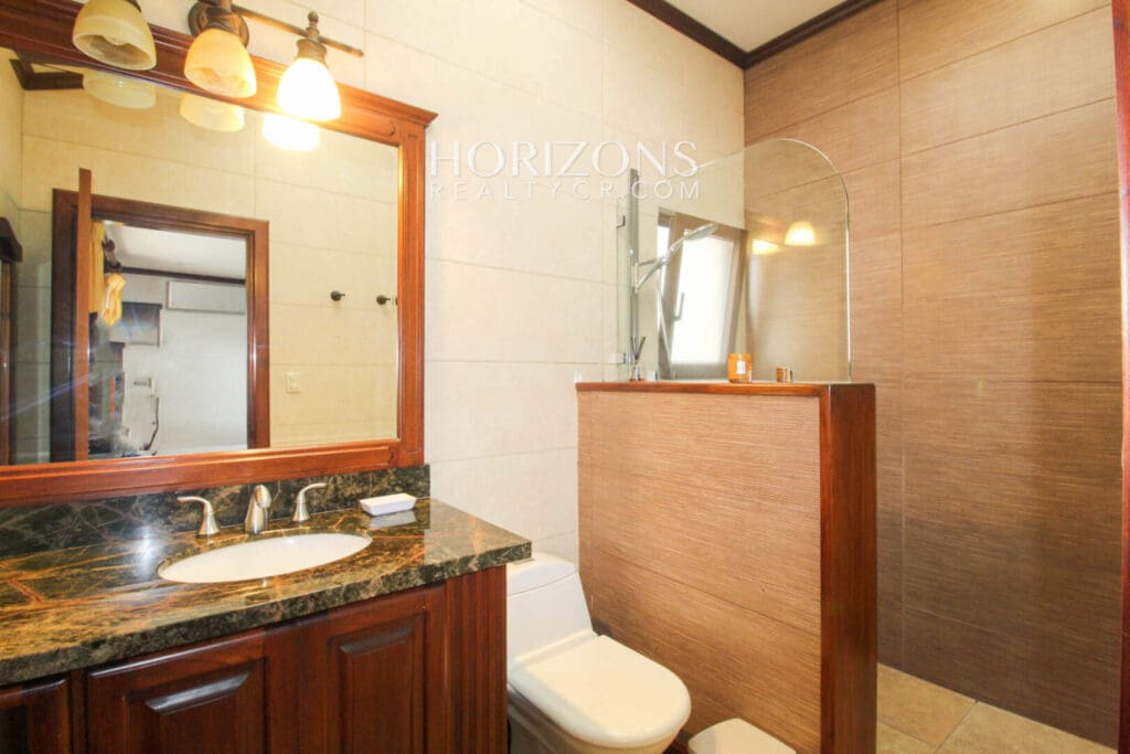 Se Alquila Casa Amueblada En Curridabat 4 Habitaciones + Oficina noj994