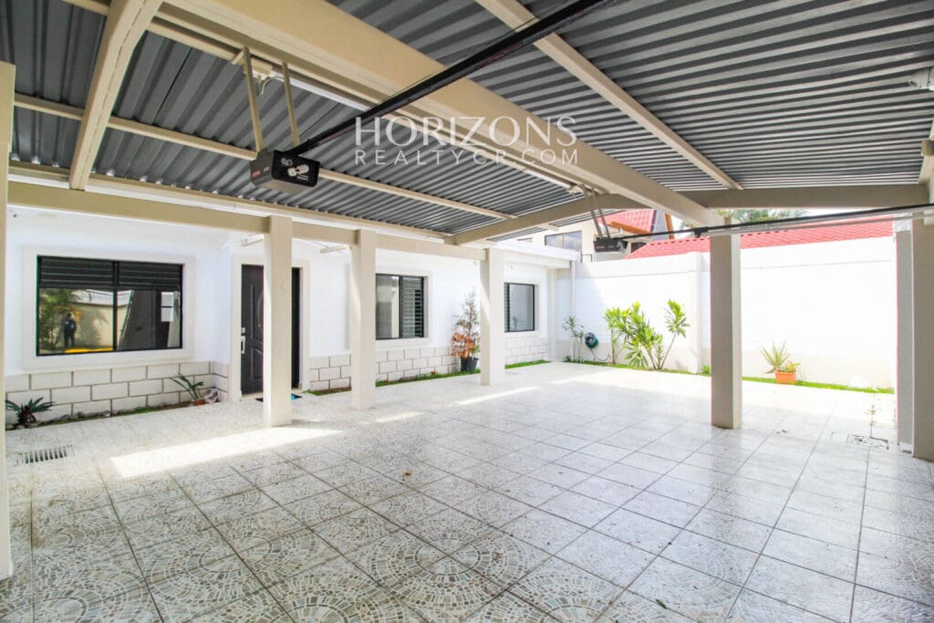Se Alquila Casa En Curridabat 3 Habitaciones + 4 Estacionamientos Noj995