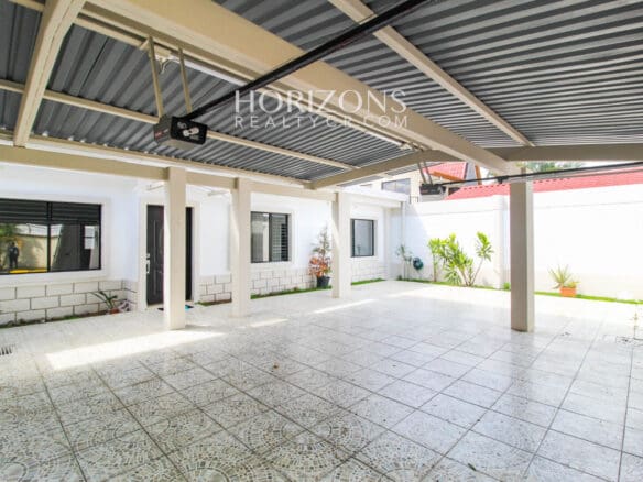 Se Alquila Casa En Curridabat 3 Habitaciones + 4 Estacionamientos Noj995