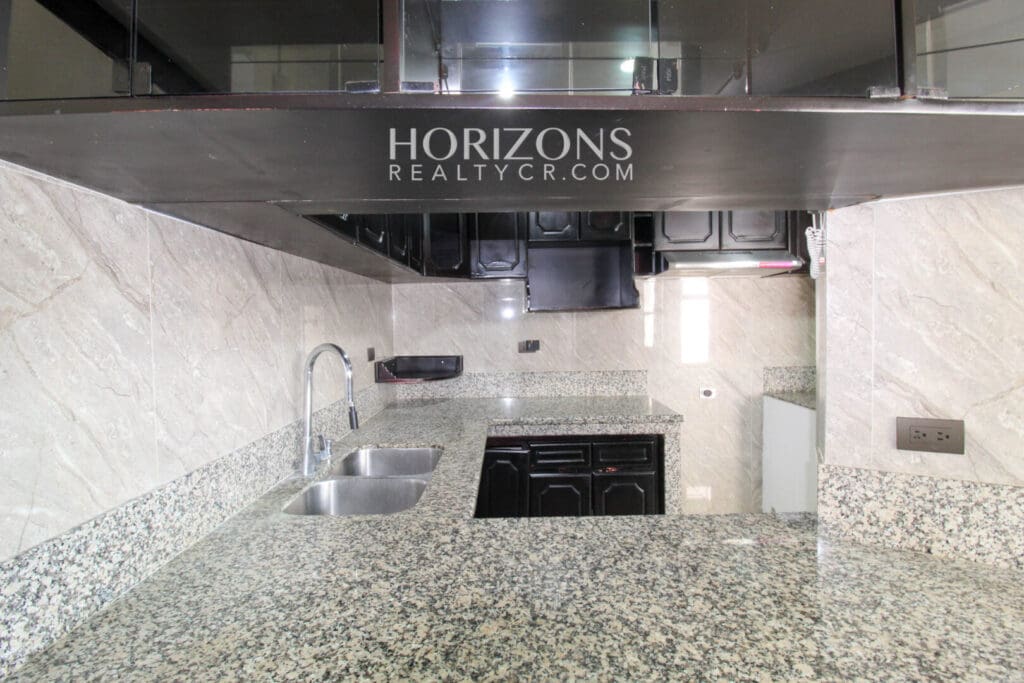 Se Alquila Casa En Curridabat 3 Habitaciones + 4 Estacionamientos noj995