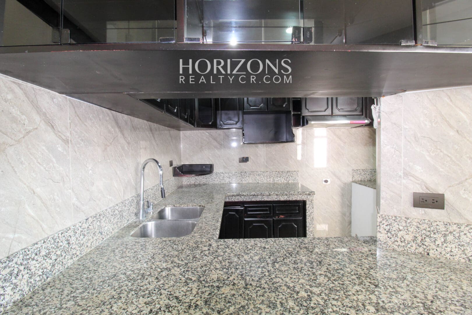 Se Alquila Casa En Curridabat 3 Habitaciones + 4 Estacionamientos noj995