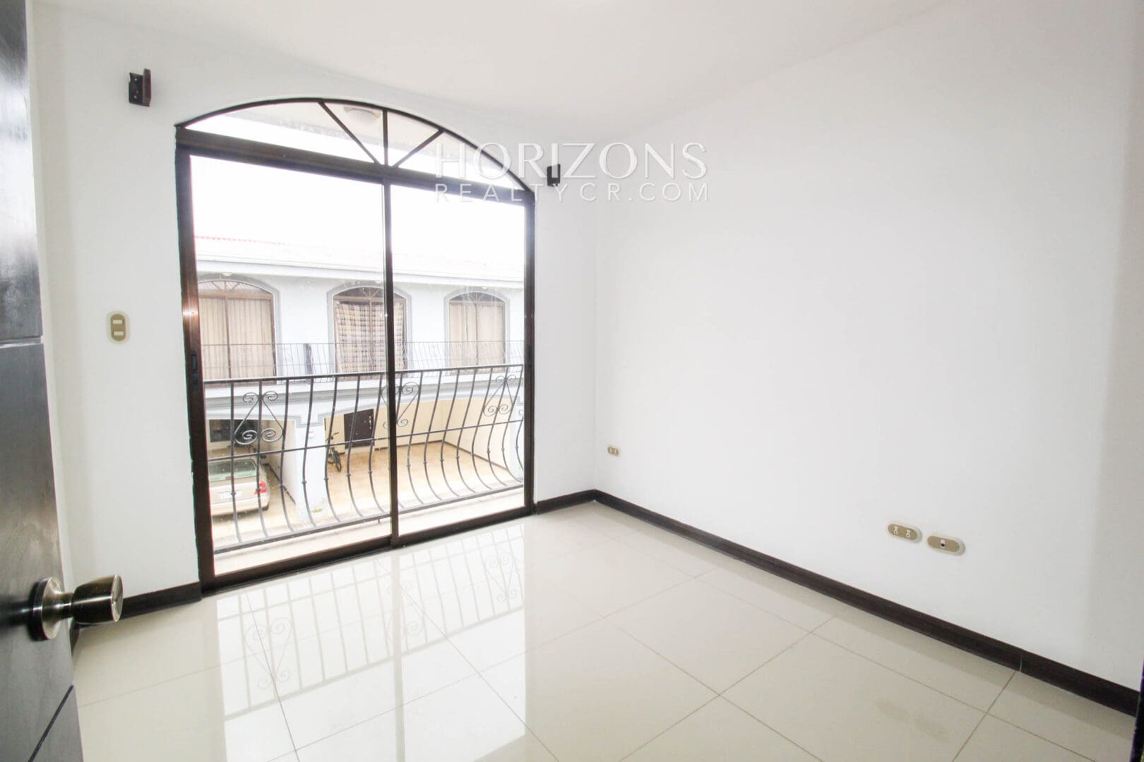 Se Alquila Casa En Curridabat 3 Habitaciones + Sala Tv noj996